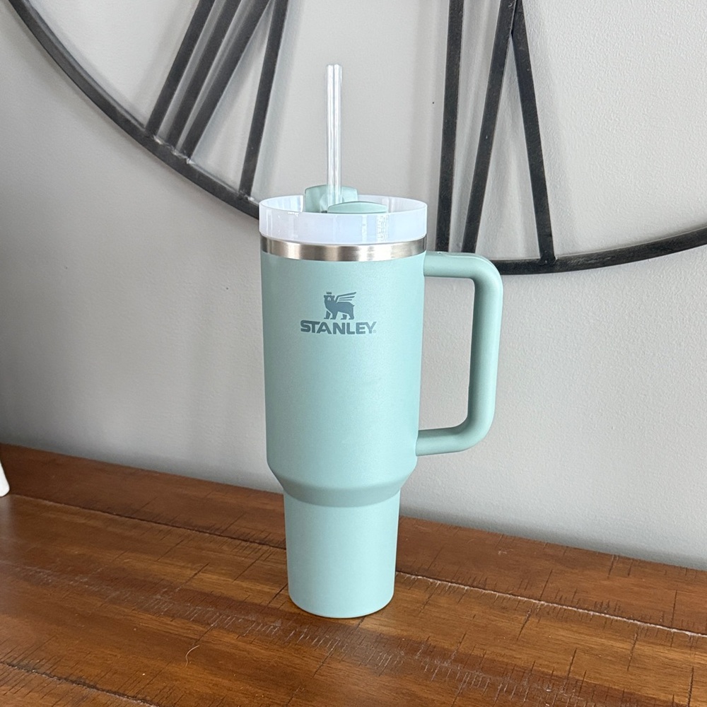 Stanley Sage Green with Straw- Like New- 40oz